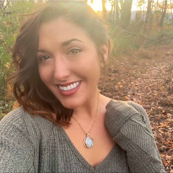 🦋Meet the Posher!🦋 - Picture 2 of 7